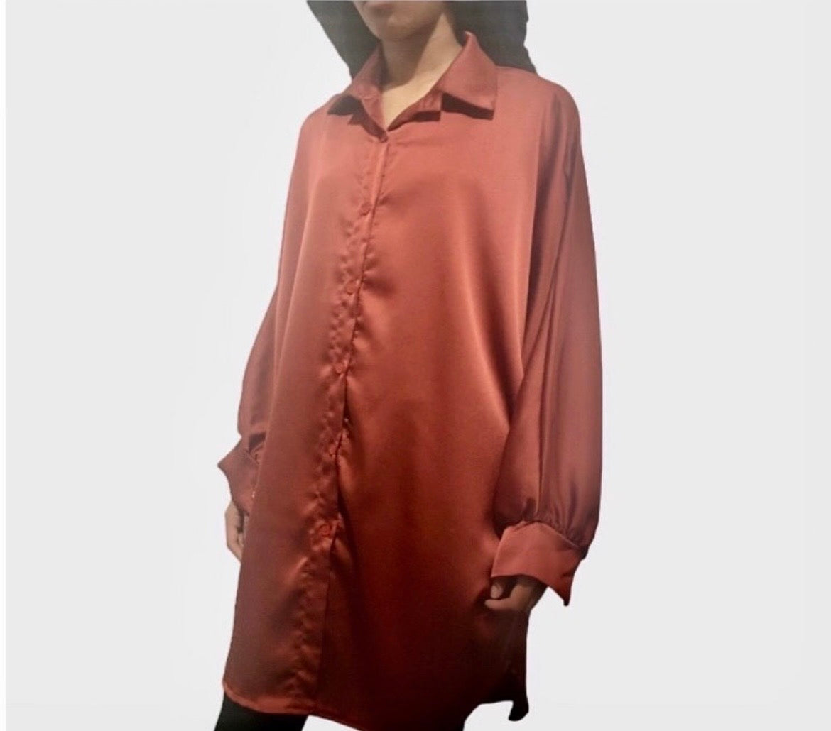 Chemise mi-longue en satin femme
